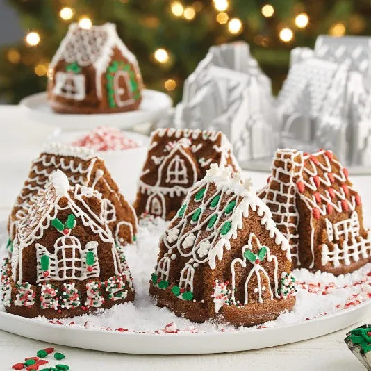 Cozy Village Pan and Gingerbread Cake Mix Set